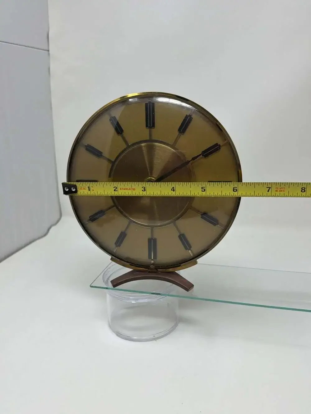Kienzle Quartz Desk Clock with Round Gold Face and Stand